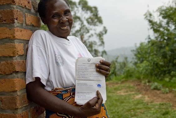 Single_mother_dreaming of land